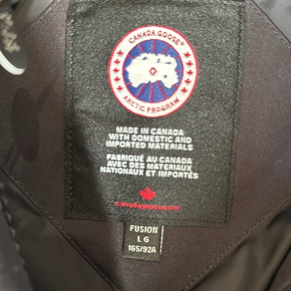 BNWT Canada Goose Parka in Women’s large - Picture 3 of 5
